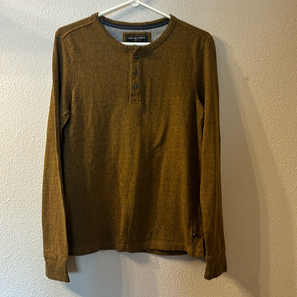 Nickel and Iron New York long sleeve size small